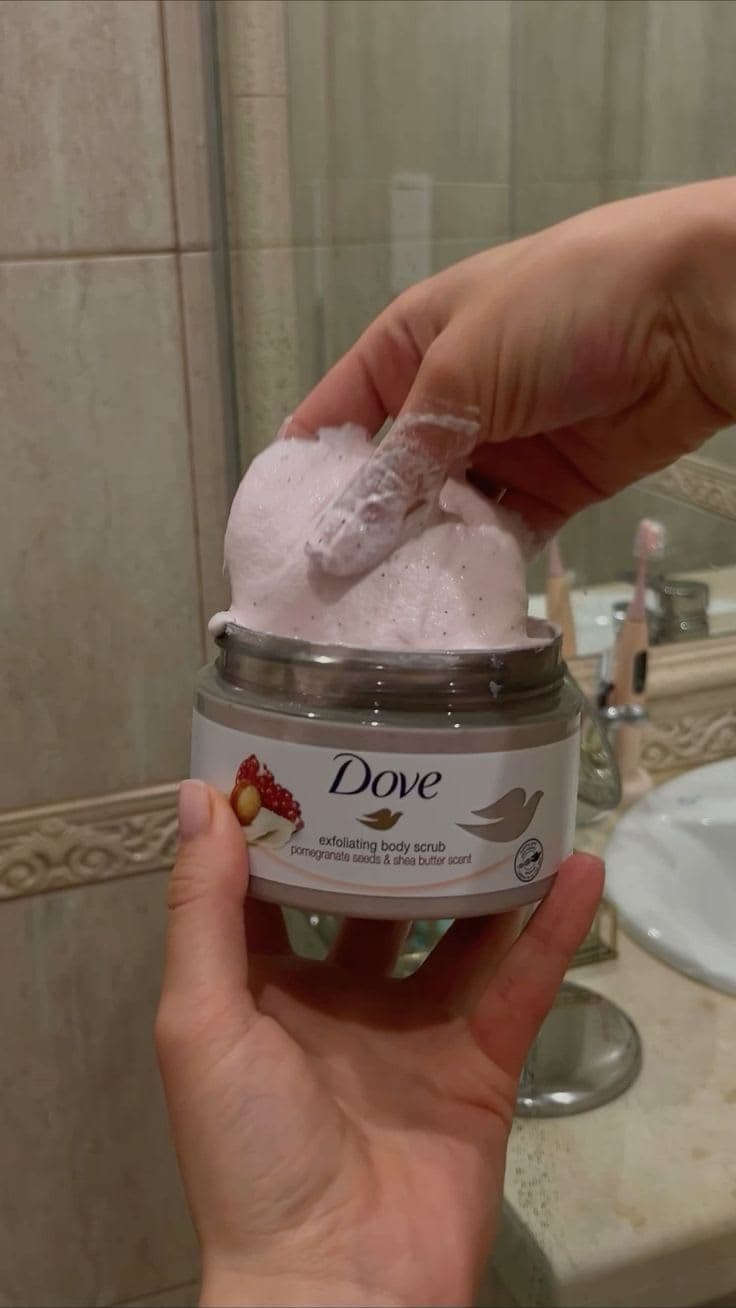 Dove Exfoliating Body Scrub – Pomegranate Seeds & Shea Butter Scent 225ml — image 2