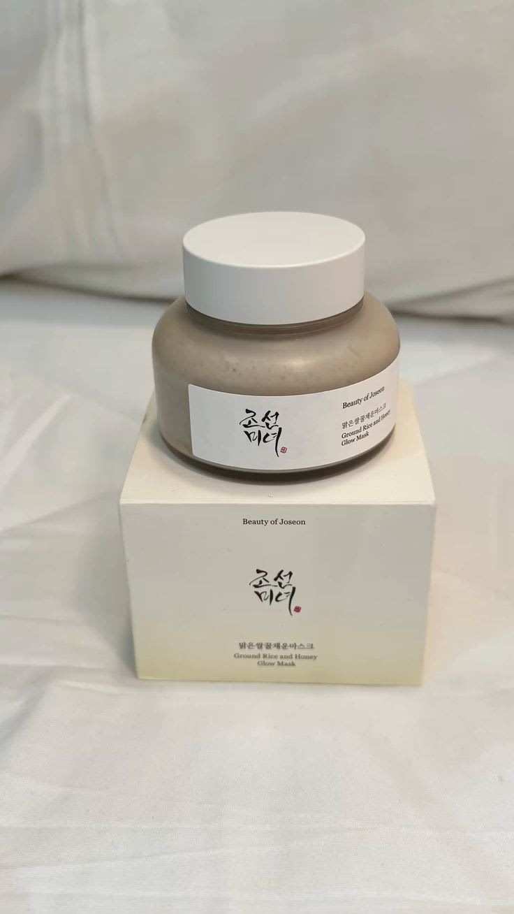 lkltwchpngo2qo2bpngi.jpg Beauty of Joseon Ground Rice and Honey Glow Mask (150ml) - Image 1