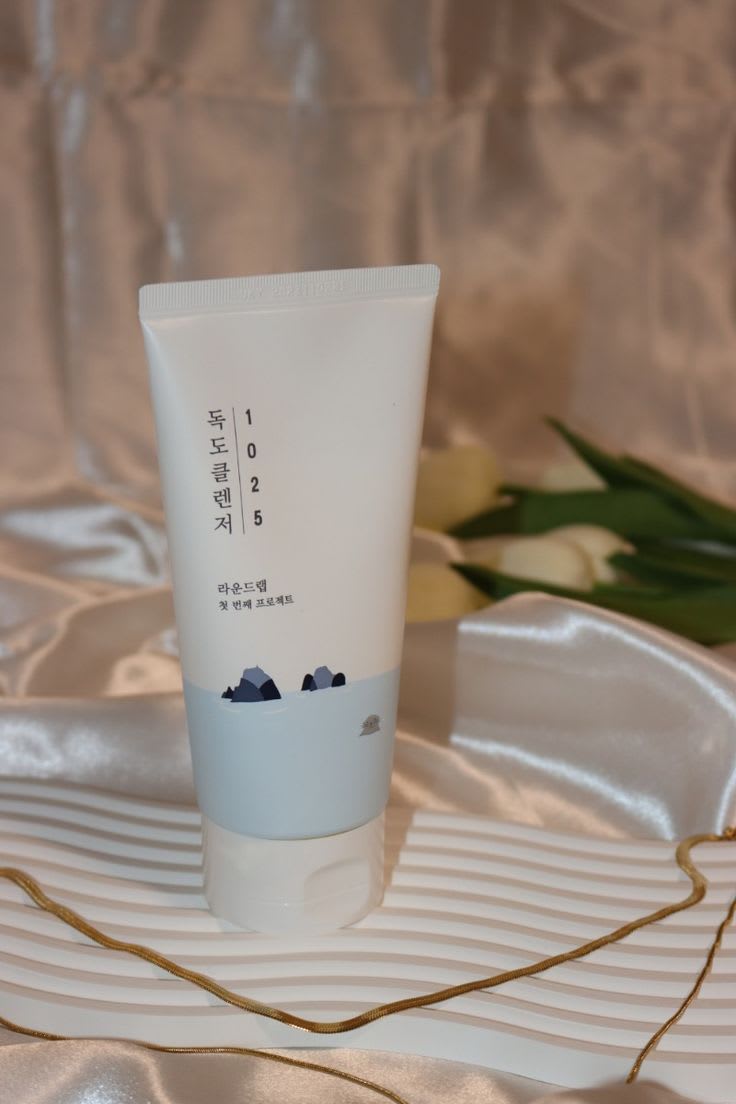 o9ptnn2pjqtzondzchdu.jpg Round Lab 1025 Dokdo Cleanser 150ml - Gentle Nourishing Facial Cleanser - Image 1
