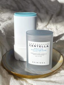 SKIN1004 Madagascar Centella Hyalu-Cica Silky-Fit Sun Stick SPF50+ PA++++ (20g).