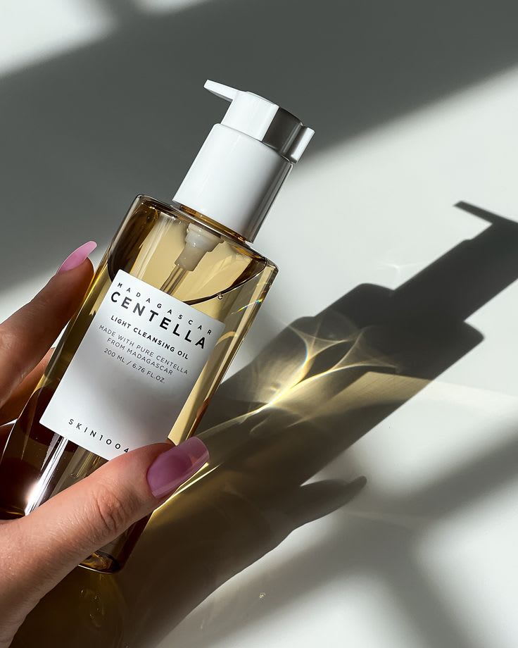 yzrwa6ldmkihlkpwgwn0.jpg SKIN1004 Madagascar Centella Light Cleansing Oil (200ml) - Image 1